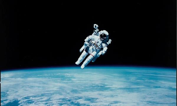 Nga bán khuyến mãi cho du khách đầu tiên đi bộ ngoài vũ trụ
