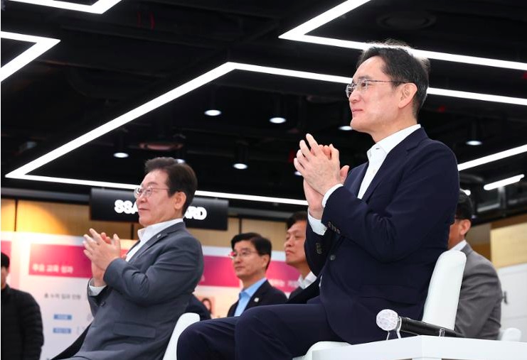Chủ tịch Samsung sang Trung Quốc tìm kiếm bước đột phá