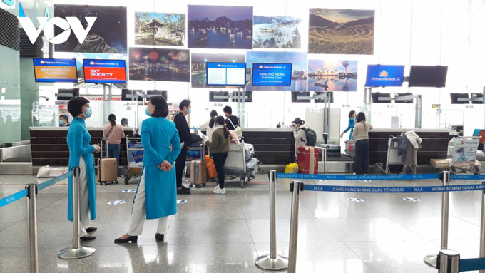 Sân bay nội địa, quốc tế lại đìu hiu vì Covid-19