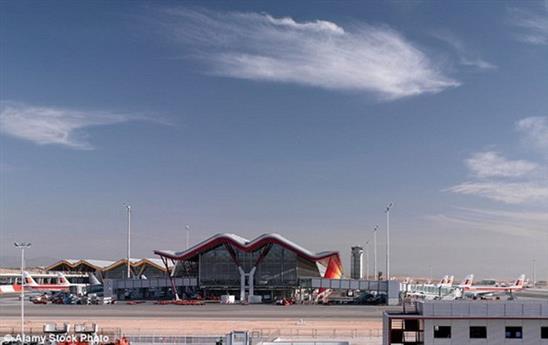 Tây Ban Nha: Sân bay Barajas báo động do đe dọa đánh bom