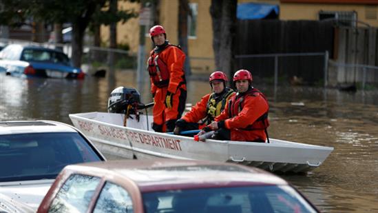 Người gốc Việt hứng lũ ở San Jose