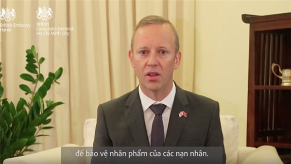 Đại sứ Anh: Nỗ lực hết sức bảo vệ nhân phẩm các nạn nhân vụ 39 người chết trong container