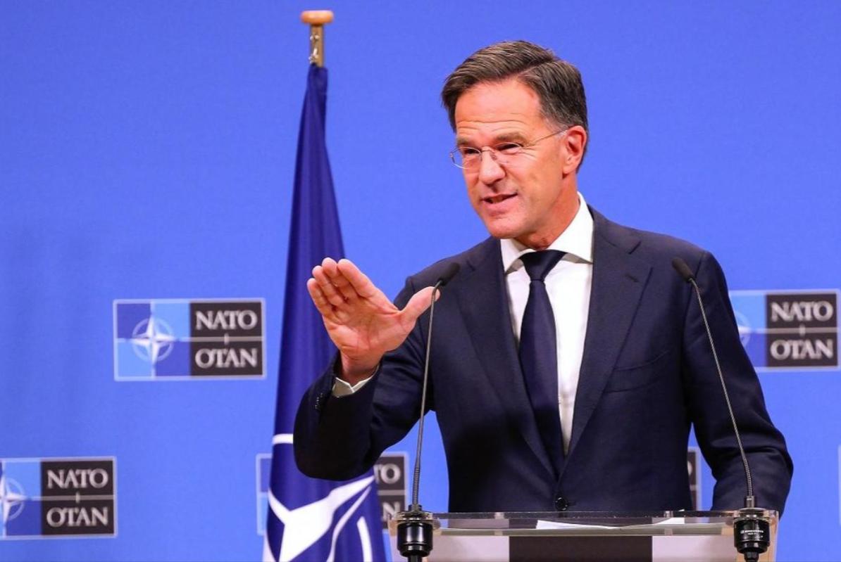 Lãnh đạo NATO thúc giục Tổng thống Ukraine giảng hòa với ông Trump
