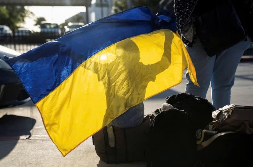 Ông Trump dự định tước tư cách pháp nhân của 240.000 người Ukraine