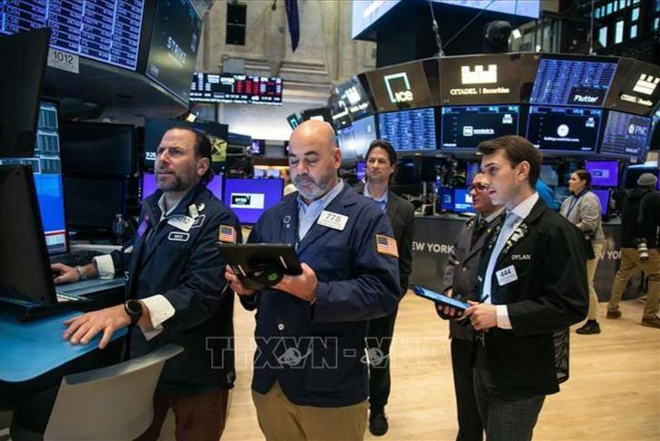Thị trường chứng khoán Mỹ lao dốc sau khi Tổng thống Trump công bố chính sách thuế mới