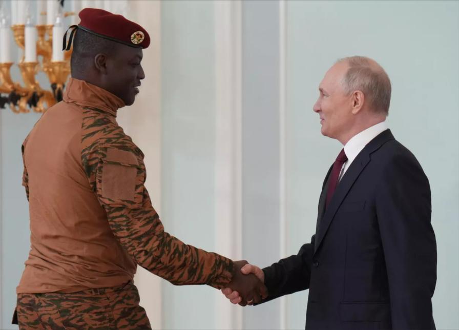 Tổng thống Burkina Faso sẽ đến Nga để tham dự lễ kỷ niệm Ngày Chiến Thắng