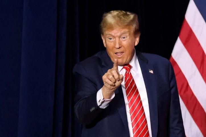 Ông Trump tạm ngừng áp thuế 90 ngày: Cổ phiếu tăng vọt, đồng USD 