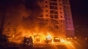 Khoảnh khắc máy bay không người lái Ukraine tập kích khu chung cư ở Nga