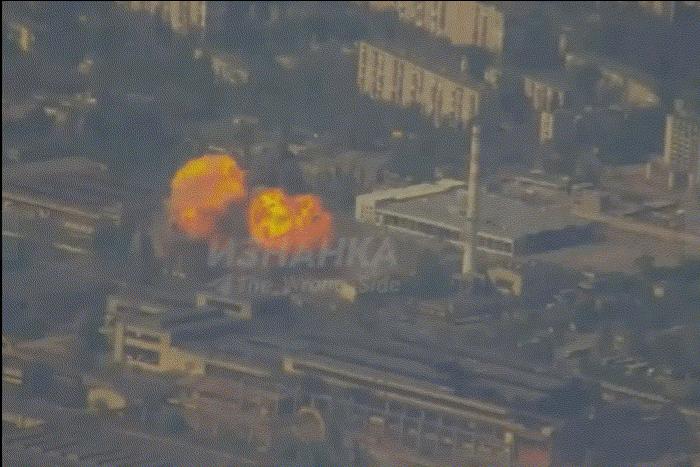 Video Nga dùng bom FAB-3000 tấn công xưởng đóng tàu Ukraine ở Kherson