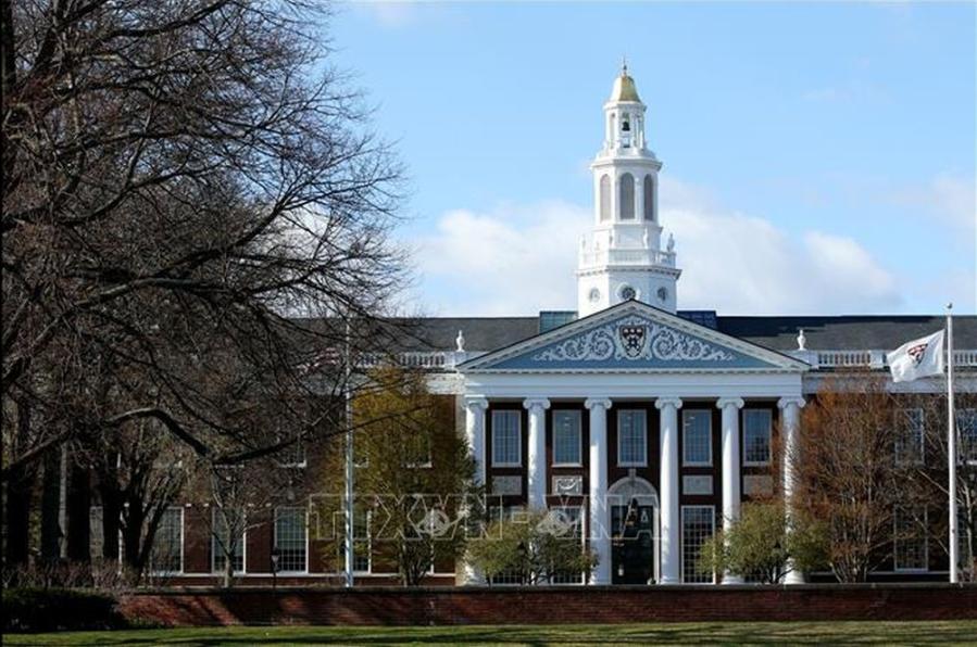 Chính quyền Trump thu hồi quyền tuyển sinh sinh viên quốc tế của Đại học Harvard
