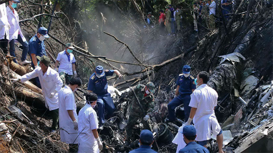Vụ tai nạn máy bay Lào: Đoàn cấp cao VN dự lễ tang