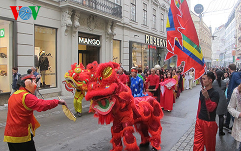 Một năm vượt khó của người Việt tại Séc