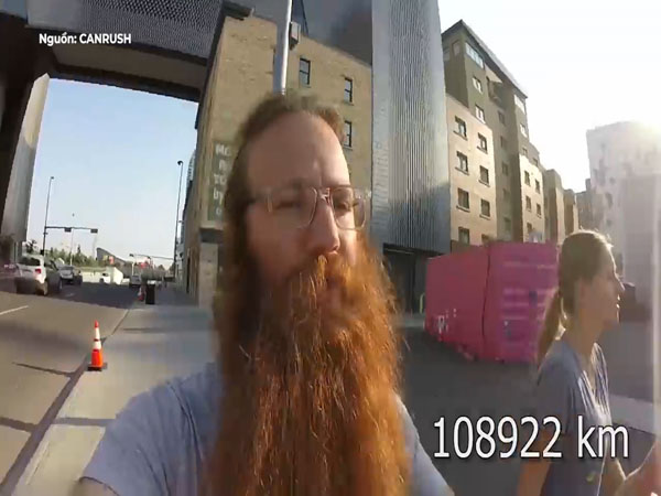 Phượt thủ Nga quyết định không cạo râu trong gần 3 năm