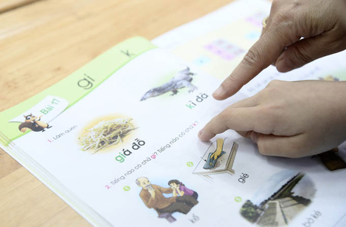 Kho tàng cổ tích, ngạn ngữ Việt rất nhiều, sao phải vay mượn nước ngoài làm sách?