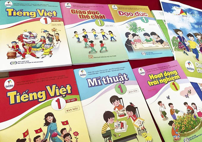 Ai chịu trách nhiệm khi sách giáo khoa có 'sạn'?