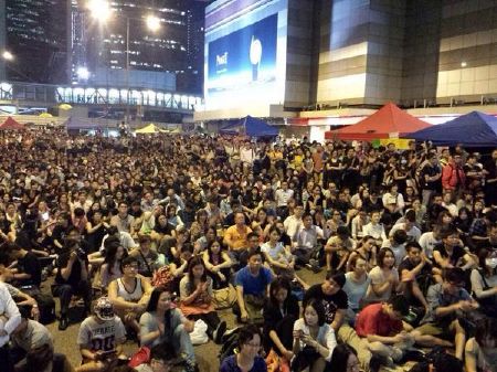 Trung tâm Hồng Kông lại tràn ngập người biểu tình