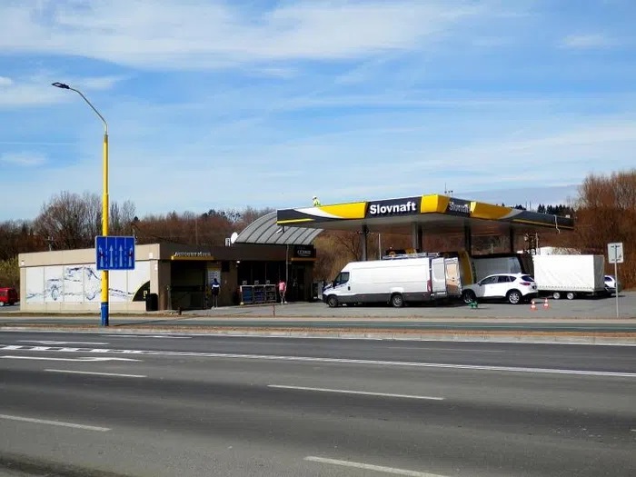 Nhà máy lọc dầu của Slovakia không thể cung cấp sản phẩm ra thị trường chính