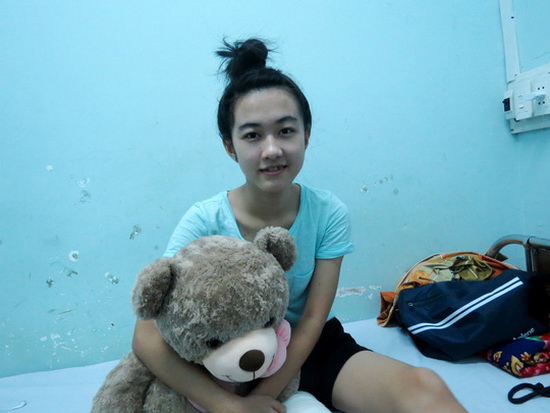 Sở Y tế Đắk Lắk chuyển 45 triệu đồng cho nữ sinh bị cưa chân