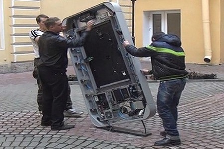 Tượng tưởng niệm Steve Jobs tại Nga bị gỡ bỏ vì Tim Cook là người đồng tính