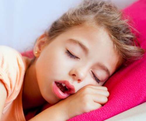 Thói quen phổ biến cực nguy hại cho cổ họng của bạn