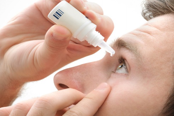 7 thói quen có thể bạn vẫn làm hàng ngày mà không nhận ra như thế là làm hại chính đôi mắt của mình