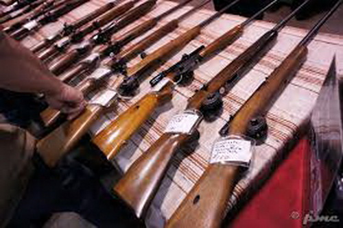 Italy phát hiện lượng vũ khí lớn đang được chuyển đến Đức, Bỉ