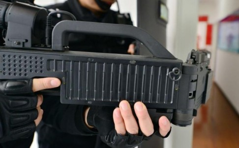 'Súng uốn cong' của cảnh sát đặc nhiệm Thượng Hải