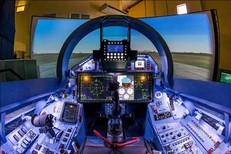 Cận cảnh module huấn luyện phi công lái tiêm kích Su-35 của Nga