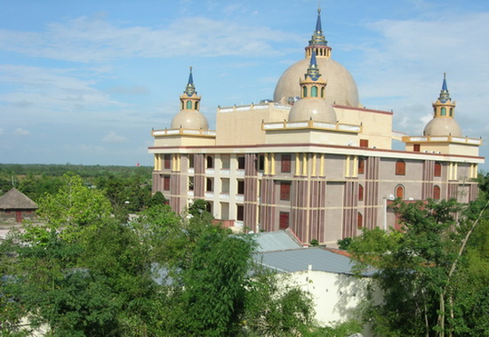 Những biệt thự trăm tỷ tai tiếng của các đại gia Việt