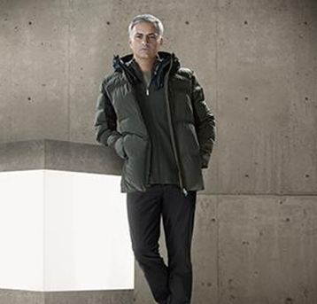 Thời trang của Jose Mourinho: Cứ thắng to là cất quần áo