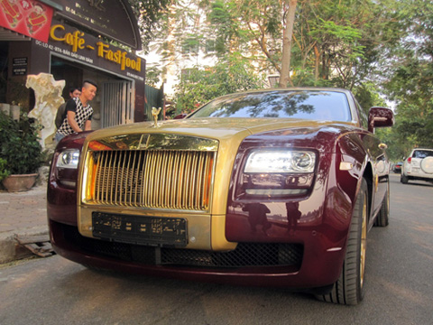 Rolls-Royce Ghost mạ vàng độc nhất Việt Nam