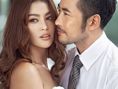 Ngã ngửa bắt gặp vợ 'yêu' hàng xóm ngay trong nhà