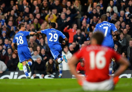 Chelsea 3-1 Manchester United: Eto'o rực sáng, 'Quỷ đỏ' tan xác tại Stamford Bridge
