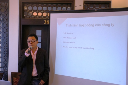 Nhóm Mua bỏ mặc khách hàng