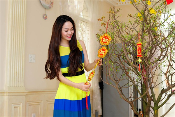 Thăm nhà sang trọng của Minh Hằng ngày cận Tết