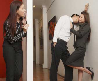 Ám ảnh chuyện chồng ngoại tình