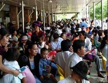 Khi bệnh viện mong... quá tải!