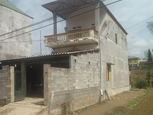 Khởi tố 2 người Trung Quốc cắt cổ cháu bé lớp 4