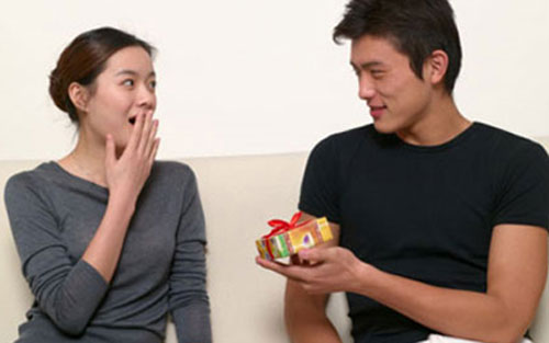 Món quà cảm động của chồng thời “hoàng kim”