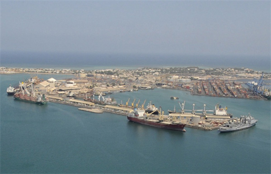 Nga muốn ký thỏa thuận cho tàu chiến được ghé cảng Cam Ranh, Djibouti