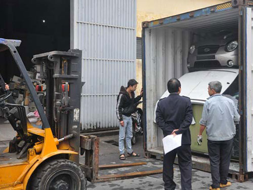 Mánh nhập lậu ôtô không tưởng qua mặt hải quan