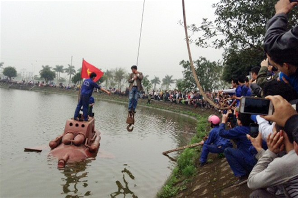 Tàu ngầm Trường Sa chạy nổi thành công 2 giờ trong hồ
