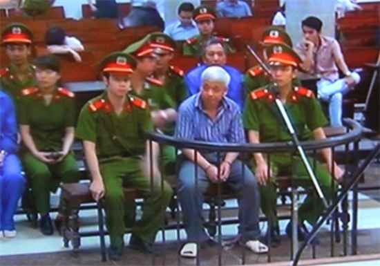 “Bầu” Kiên: Từ siêu xe Phantom Rồng đến đôi dép tổ ong