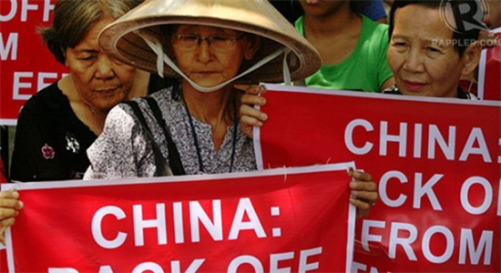Hàng trăm người Philippines biểu tình ủng hộ VN, phản đối TQ