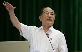 Việt kiều không còn lo mất quốc tịch