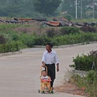 Hàng chục người tự tử để tránh lệnh cấm mai táng