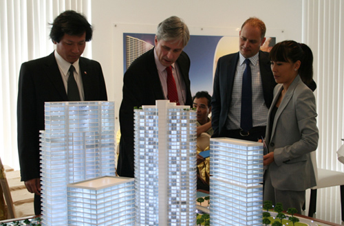 Căn hộ sang làm sính lễ: Cuộc đua ngầm của người trẻ