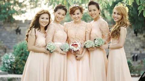 Cổ tích về 5 chị em gái xinh đẹp ở Sài thành