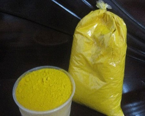 Bỏ tiền triệu dát vàng cho cá chép ông Táo