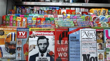 Báo giấy đang… rơi tự do